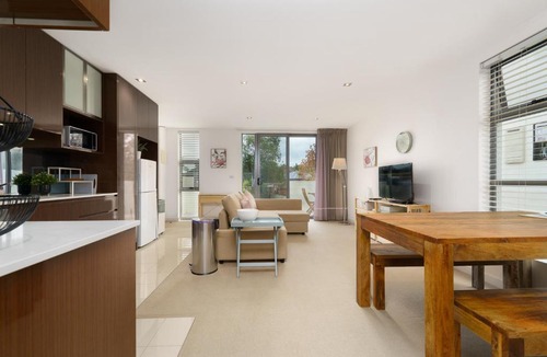 Campbell Apartment | Modern Stay in Campbell Near Canberra Centre - Hosted by Canstay