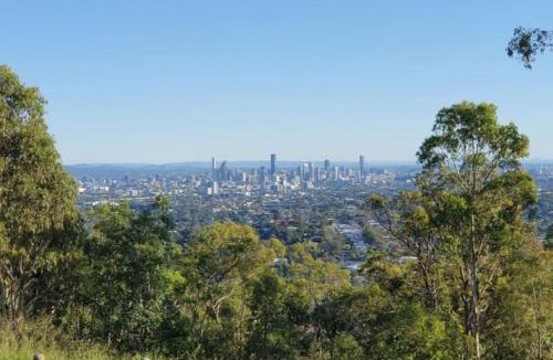 Sunnybank House | Modern Studio Retreat in Heart of Sunnybank
