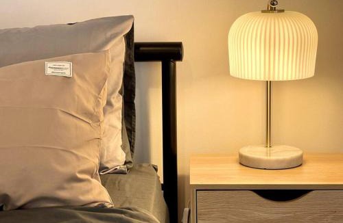 Mornington Apartment | Modern Studio with Mountain View and Near Airport & CBD