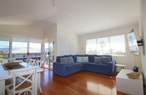 Crescent Head House | MODERN & STYLISH WITH VIEWS