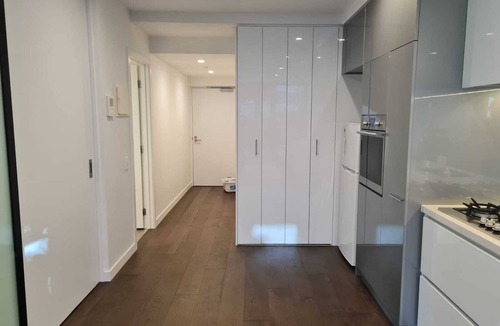 North Melbourne House | Modern Two Bedroom Apartment in North Melbourne