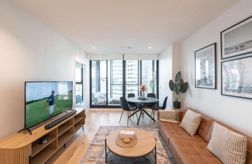Fortitude Valley Apartment | Modern Valley Pad with Rooftop Pool, Study & Parking