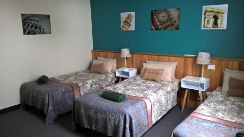 Moe Hotel | Moe Motor Inn - After Hours Check Inn Available