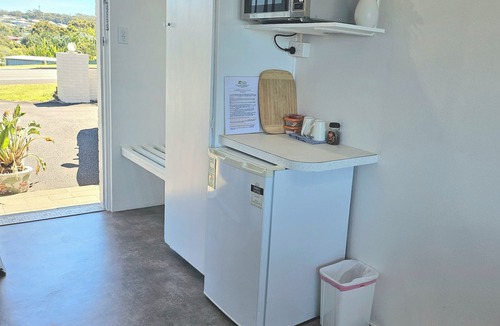 Mollymook Hotel | Mollymook Ocean View Motel - Welcoming Guests 18 Years and Older