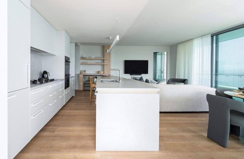 Coolangatta Apartment | Monet by Khove