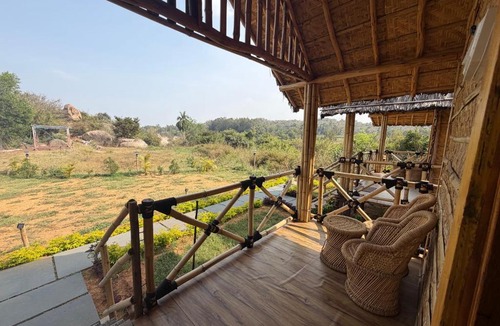 Kamalapur House | Monkey Paradise Hampi