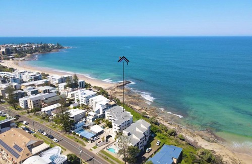 Caloundra Apartment | Monterey Lodge Unit 17, 27 Warne Tce Kings Beach