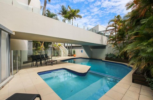 Caloundra Apartment | Monterey Lodge Unit 17, 27 Warne Tce Kings Beach