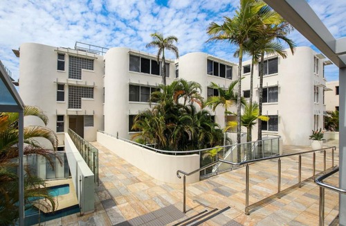 Caloundra Apartment | Monterey Lodge Unit 17, 27 Warne Tce Kings Beach
