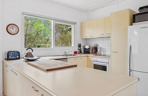 Anglesea House | Moonah on Mawson – A Relaxed Coastal Retreat