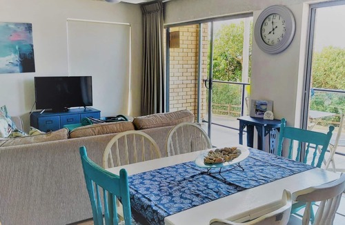 Caloundra Apartment | Moondara Unit 2, 21 Bulcock Beach Esplanade, Bulcock Beach