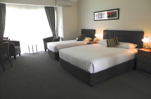Armidale Hotel | Moore Park Inn