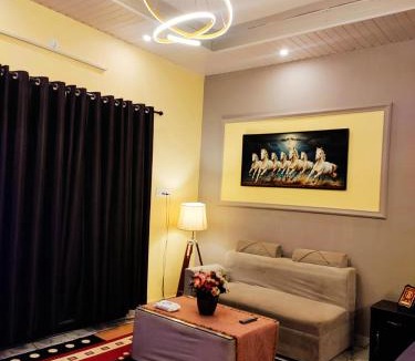 Jabalpur House | MosesVilla