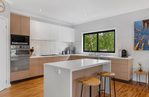Porepunkah House | Mount Buffalo Views - Your gateway to the Alpine Valley