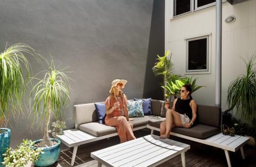 Mount Coolum House | Mount Coolum Beachfront Abode with Private Rooftop