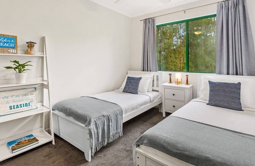 Mount Coolum House | Mount Coolum views cosy escape, sleeps 4