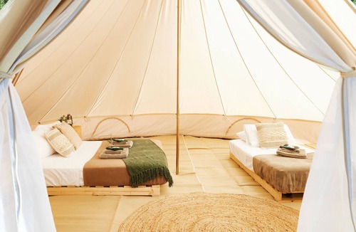Mount Hart Cabin | Mount Hart Wilderness Lodge