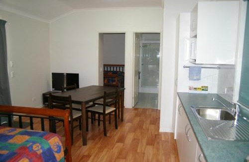 Pioneer Hotel | Mount Isa Caravan Park