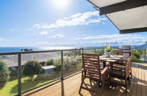 Mount Martha House | Mount Martha Beach House | Bay Views & Games Room