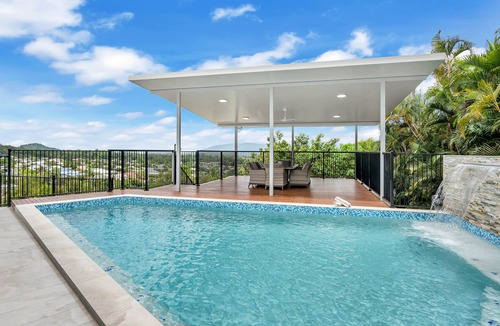 Mount Sheridan House | Mount Sheridan home with Breath taking views