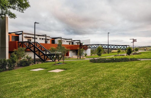 Mount View Apartment | Mount View Estate The Oak Studio No 9