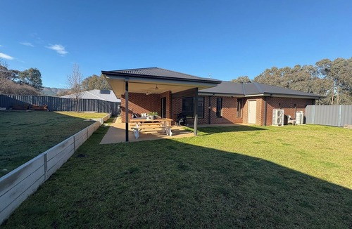 Myrtleford House | Mountain Breeze