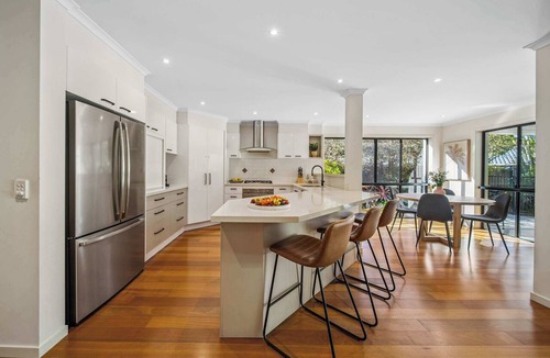 Buderim House | Mountaintop Pool Retreat: The Ideal Family Escape