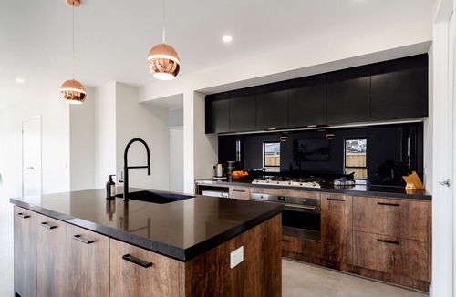 Mount Duneed House | Mt Duneed Retreat - Sleeps 10