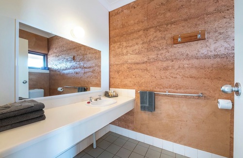 Coober Pedy Hotel | Mud Hut Motel