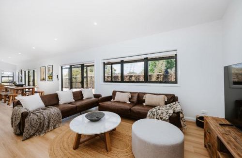 Central Mudgee House | Mudgee Luxury Retreats - Group Getaway near Wineries