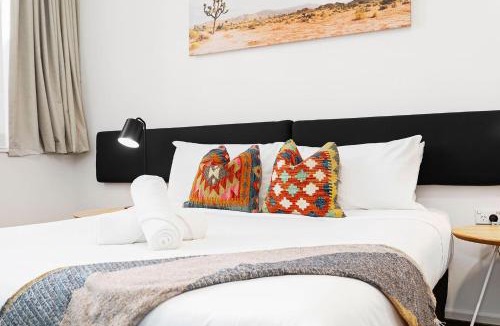 Perth Central Business District Apartment | Murray St Urban Retreat