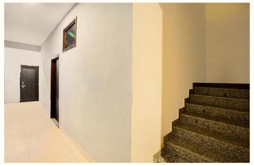 Nainital Hotel | Naini View Hotel Bhavya Near Mall Road