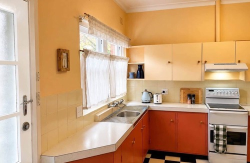 Orange House | Nandi - Vintage Character