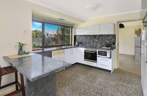 Mooloolaba House | Naroo 7 Central Mooloolaba Stay