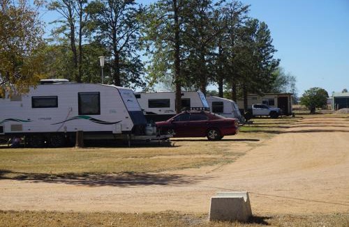 Narromine Hotel | Narromine Rockwall Cabins and Caravan Park