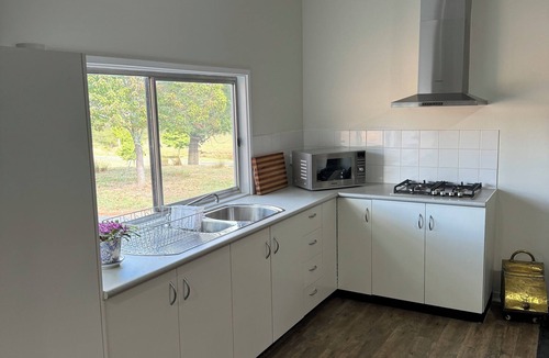 Carabost Cottage | Native Valley Cottage is a peaceful, tranquil hideaway in the Tumbarumba area.