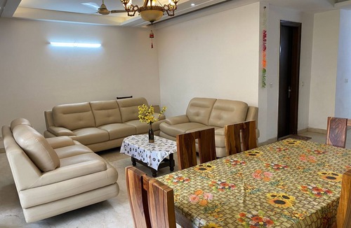 Saket Apartment | near to max hospital n5 min walk select city mall & dlf avenue n