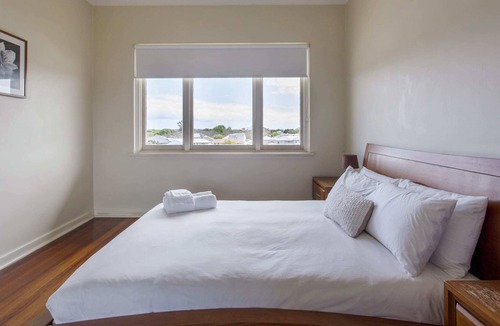 Perth Apartment | Neat 2 Bed 1 Bath Apartment in Applecross