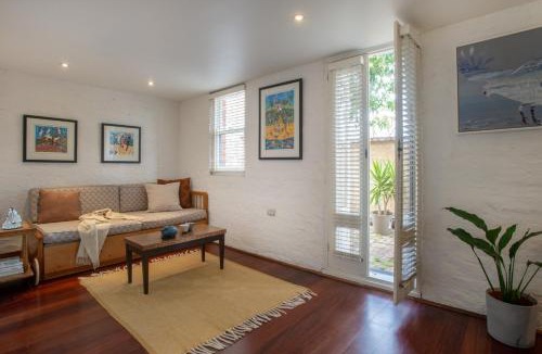 Goolwa House | Nectarine Cottage - A Romantic Goolwa Retreat