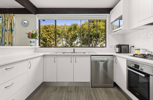 Vincentia Cottage | Nelson Beach Cottage by Experience Jervis Bay