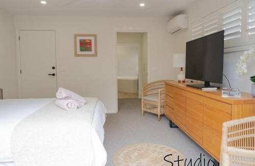 Vincentia House | Nelson's Oasis By The Beach Studio