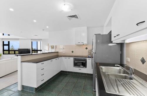 Broadbeach Apartment | Neptune Resort
