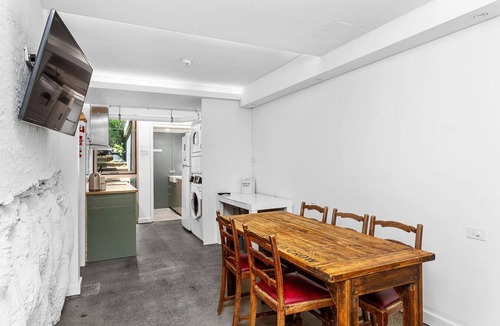 Perth Bed & Breakfast | Nest on Newcastle – E6