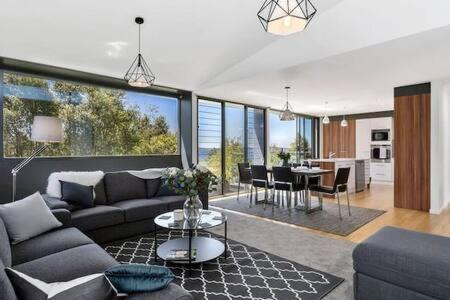 Blackmans Bay House | New Architect designed Coastal retreat-water views