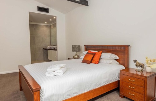 Newcastle West House | Newcastle Penthouse - Spa, Pool Table, City Centre