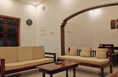 Kumbakonam Apartment | Newly Furnished, Renovated , AC, Clean, Cozy 1 BHK