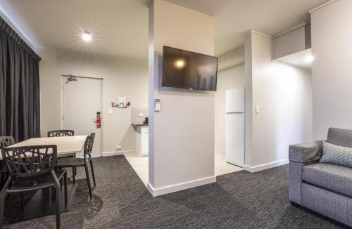 Thomastown Hotel | Nightcap at Excelsior Hotel
