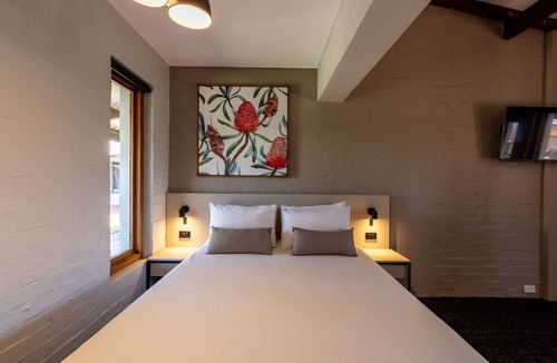 Bluff Point Hotel | Nightcap at Wintersun Hotel