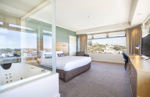 Devonport Hotel | Nightelier Devonport Gateway Hotel