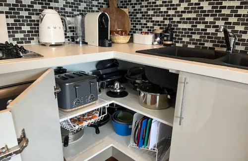 Capel Sound Apartment | Nirvana Stays- Cozy 2 BDR & Steps only to the BEACH! BOOK NOW. Secure parking.